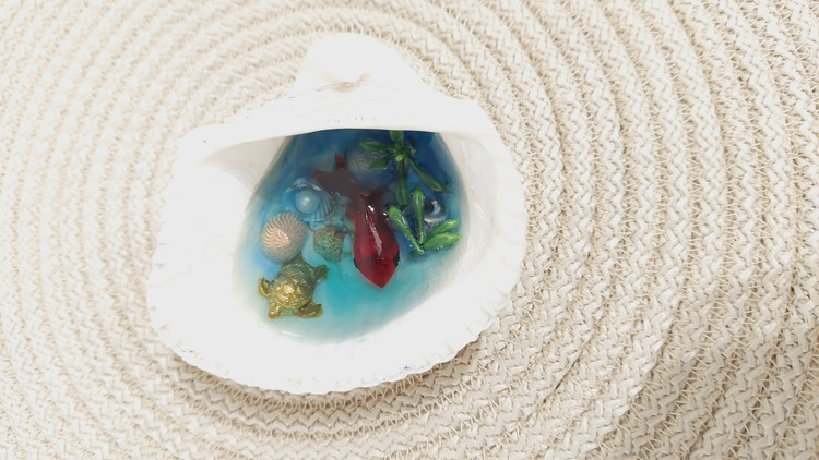 انگشتر رزینی با گل طبیعی هورتانسیا دستساز آنالی